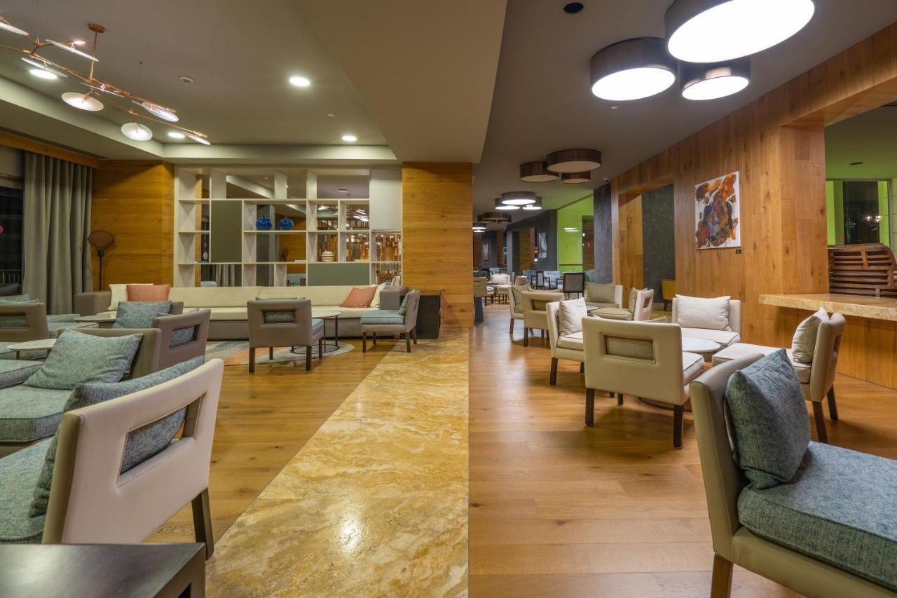 ลารา บารุต คอลเลคชั่น - ออลอินคลูซีฟ Hotel อันตัลยา ภายนอก รูปภาพ The lounge at the airport