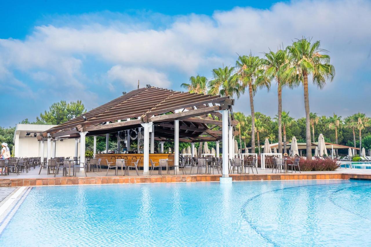 ลารา บารุต คอลเลคชั่น - ออลอินคลูซีฟ Hotel อันตัลยา ภายนอก รูปภาพ The swimming pool at the hotel